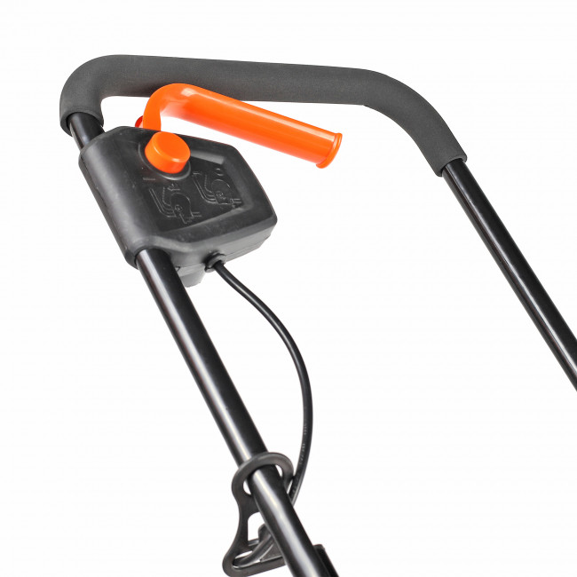 Газонокосилка электрическая PATRIOT PT 1130E, 1200 Вт, 32см, высота 3 позиц, пластик. травосбоник 30л