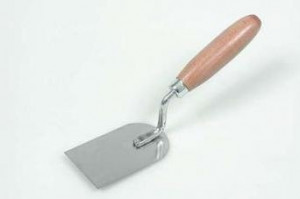 Кельма штукатурная нерж.дерев. ручка 80мм. Кельма штукатурная нерж.дерев. ручка 80мм.