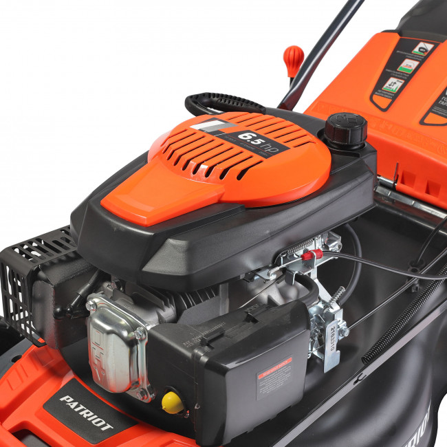 Газонокосилка бензиновая PATRIOT PT 52LS,200сс,6,5 л.с,51см,60л.трав.,метал.дека,привод на колеса Газонокосилка бензиновая PATRIOT PT 52LS,200сс,6,5 л.с,51см,60л.трав.,метал.дека,привод на колеса