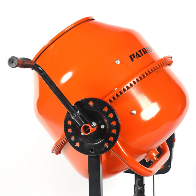 Бетоносмеситель PATRIOT BM 128C, 350 Вт, 120 кг готовой смеси, венец - чугун Бетоносмеситель PATRIOT BM 128C, 350 Вт, 120 кг готовой смеси, венец - чугун