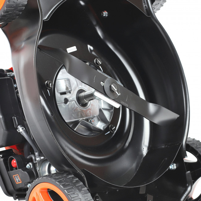 Газонокосилка бензиновая PATRIOT PT 400, 130сс, 3,5л.с., 41см, 45л. трав., метал. дека,